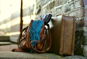 suitcase-3167359_1920